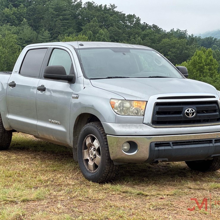 2011 TOYOTA TUNDRA SR5