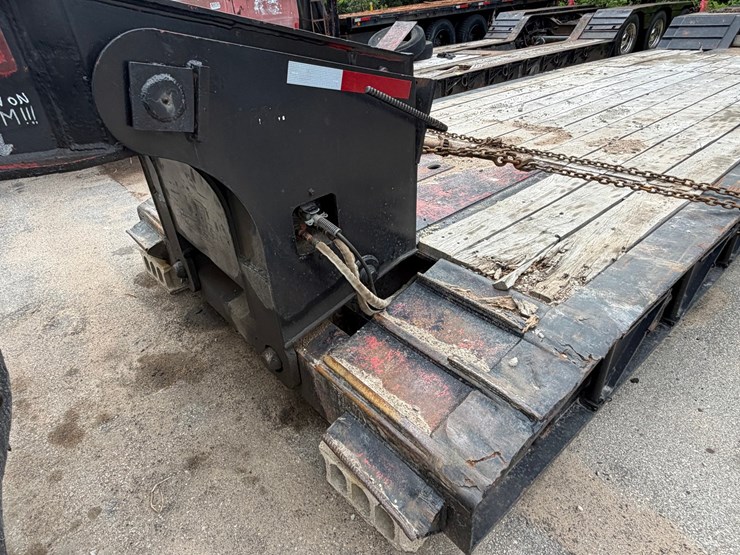 #1500-•-tri-axle-lowboy-trailer-image-11