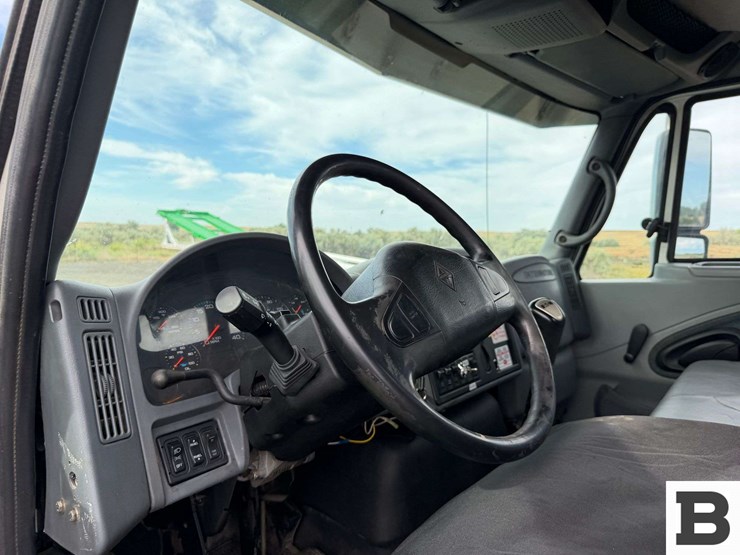 2006-international-durastar-4300-image-45