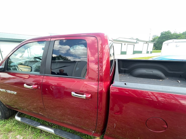 2011-dodge-1500-image-17