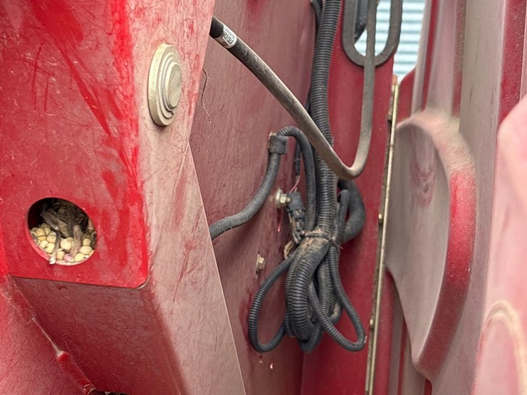 2018-case-ih-3162-image-44