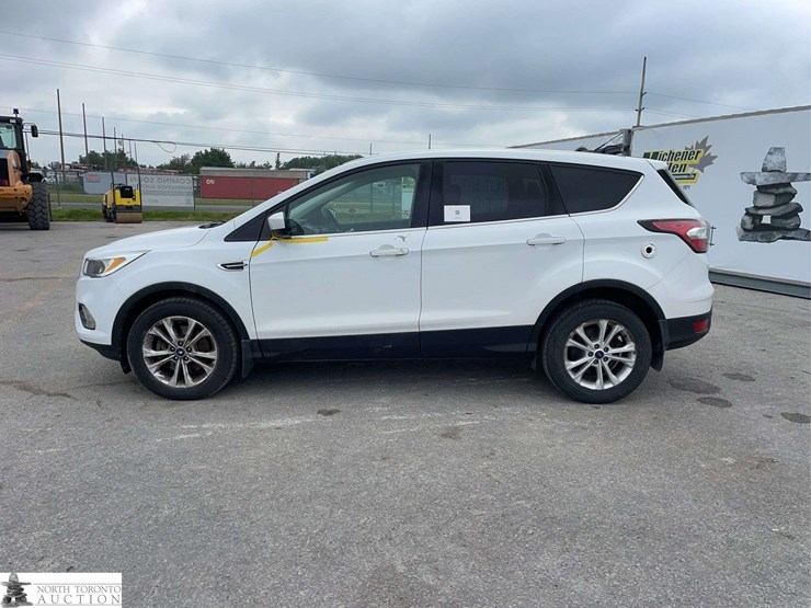 2017-ford-escape-image-8