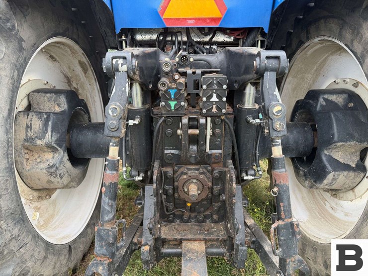 2007-new-holland-tg305-image-54