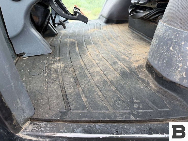 2007-new-holland-tg305-image-83