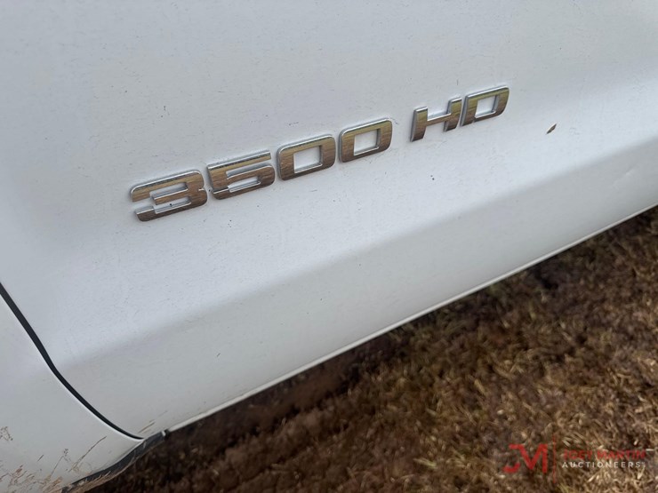 2016-chevrolet-3500hd-image-10