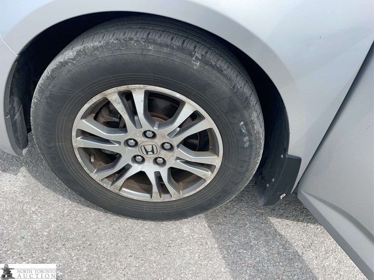 2011-honda-odyssey-image-24