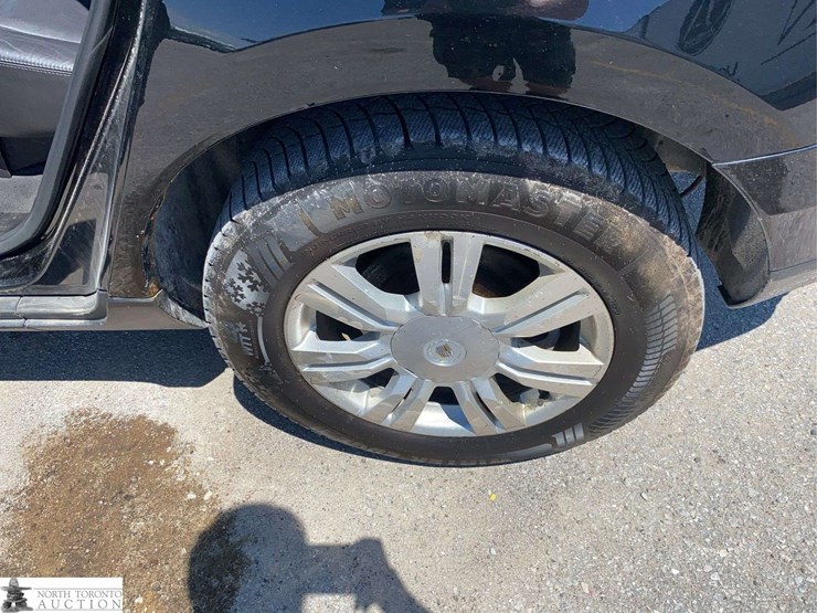 cadillac-srx-image-23