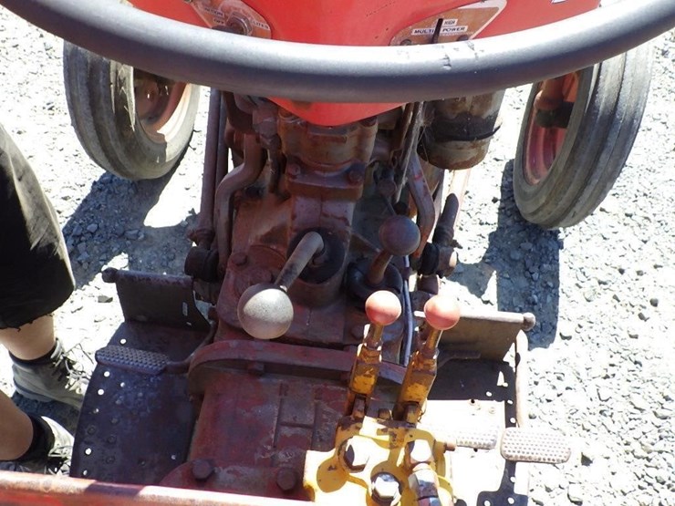 massey-ferguson-mf35-tractor-image-23