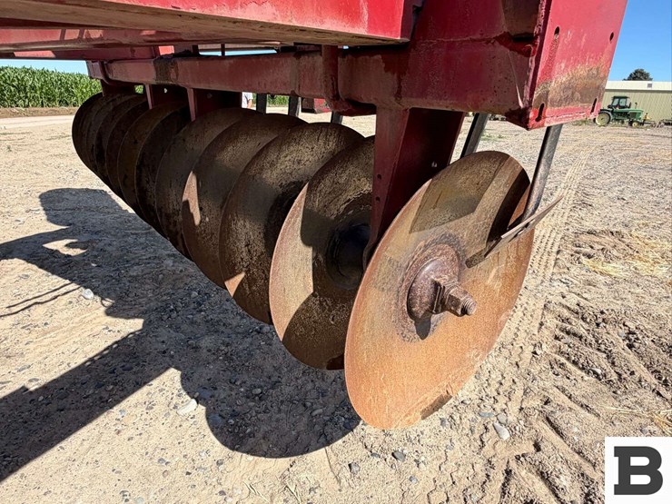 case-ih-770-image-26
