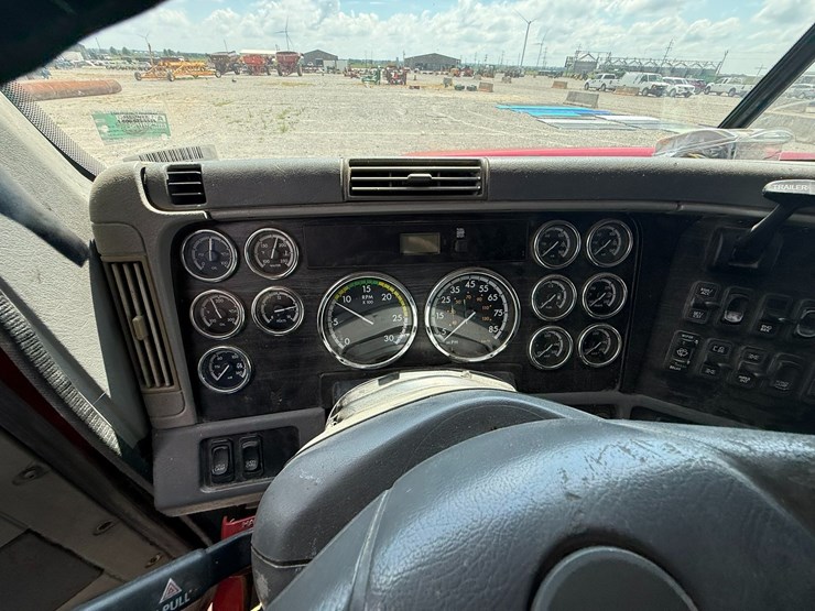 #47453-•-inop-2007-freightliner-columbia-t/a-truck-tractor-1fuja6cy07lx38975-inv#-47453-image-19