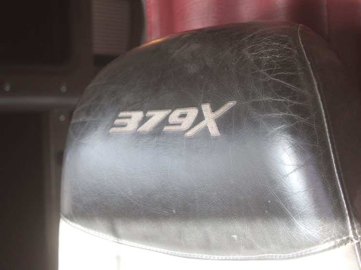 2006-peterbilt-379x-image-71