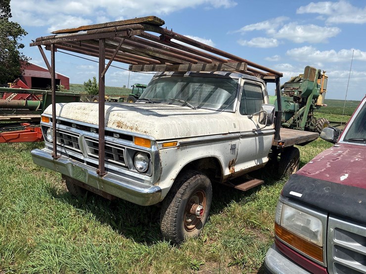 1976-ford-f250-image-1