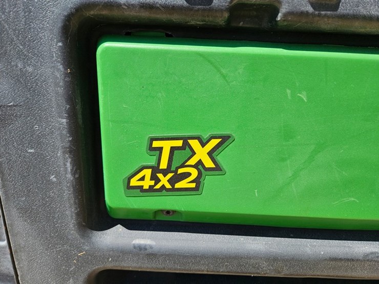2016-john-deere-gator-image-16