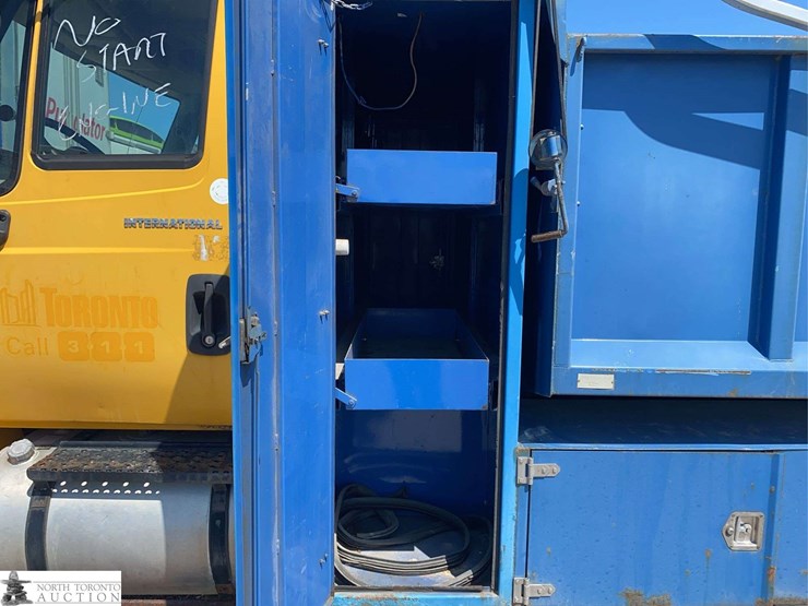 2010-international-durastar-4300-image-19