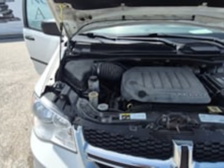 2016-dodge-grand-caravan-sxt-image-9