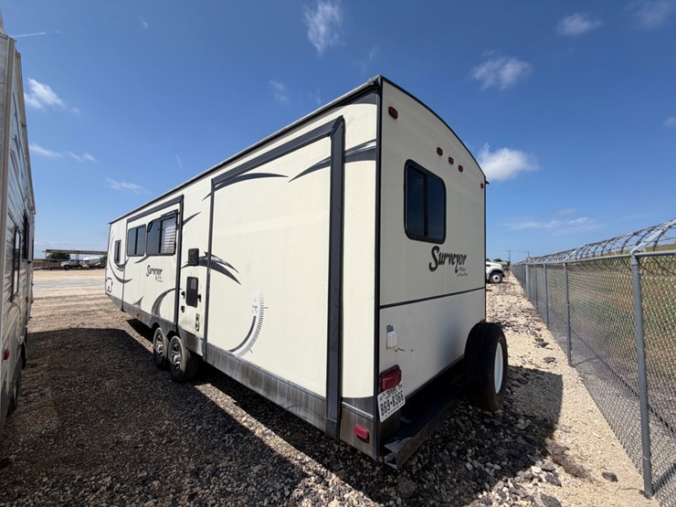 2014-forest-river-surveyor-pilot-travel-trailer-image-5