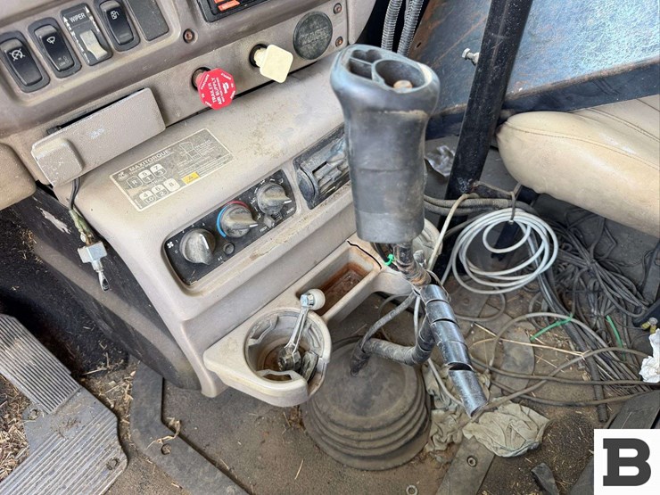 2002-mack-ch613-image-38