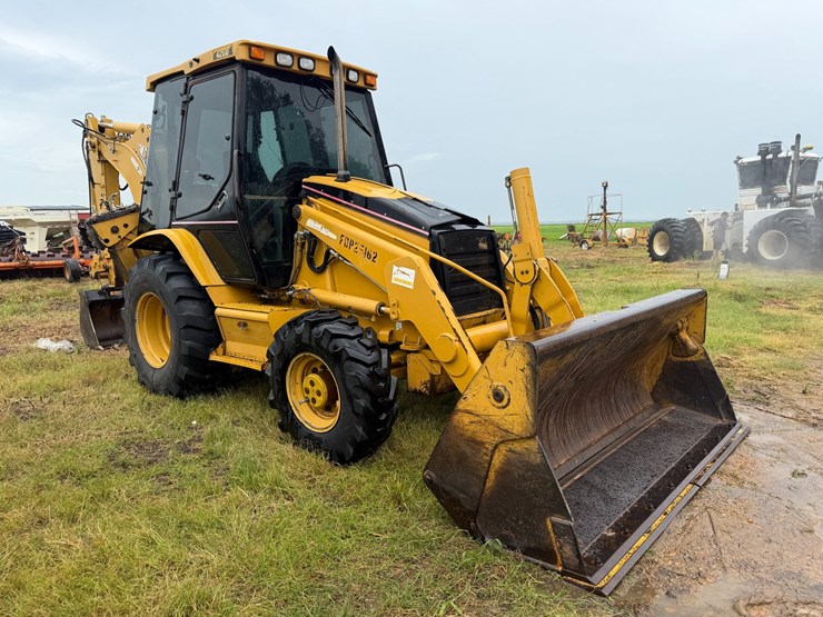 2006-caterpillar-420d-image-2