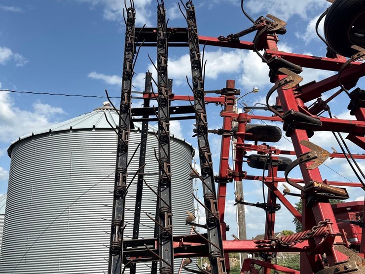 case-ih-4300-image-6
