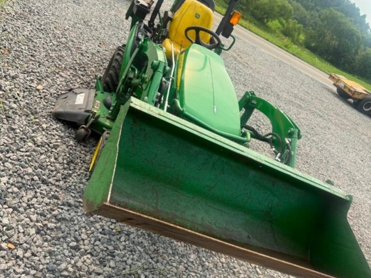 2021-john-deere-1025r-image-5
