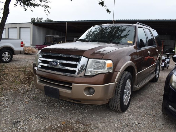 2012-ford-expedition-image-1