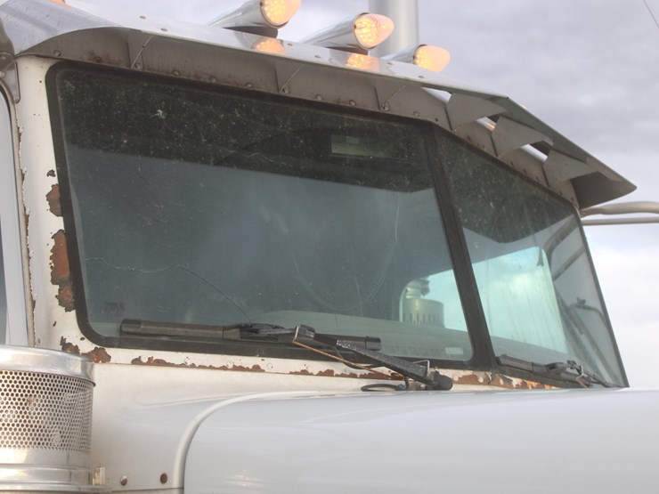 2006-peterbilt-379x-image-19