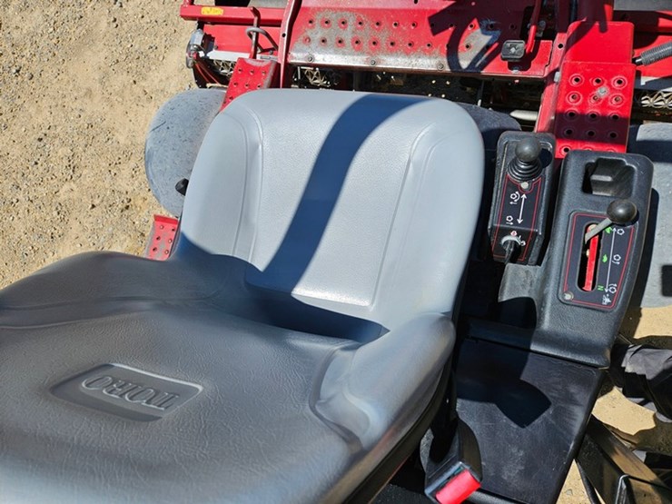 2016-toro-greensmaster-3150-image-26