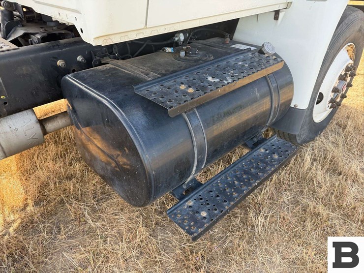 2005-international-durastar-4400-image-28