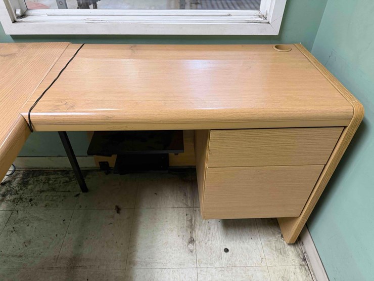 5'x4'x10'-l-shaped-desk-image-3