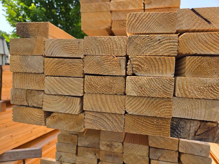 2x4-lumber-image-1
