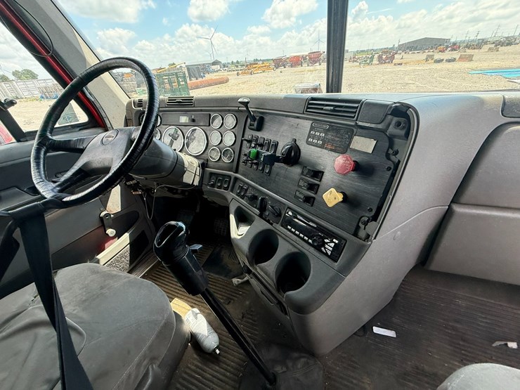 #47453-•-inop-2007-freightliner-columbia-t/a-truck-tractor-1fuja6cy07lx38975-inv#-47453-image-6