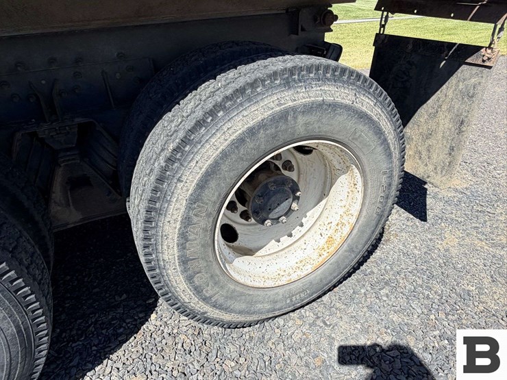 2001-mack-cl713-image-21