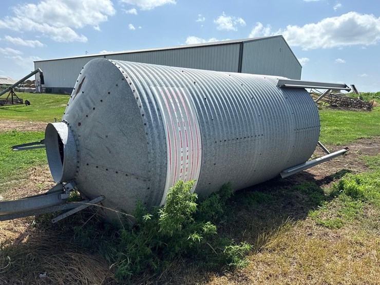 approx-9-ton-chore-time-bulk-bin-image-4