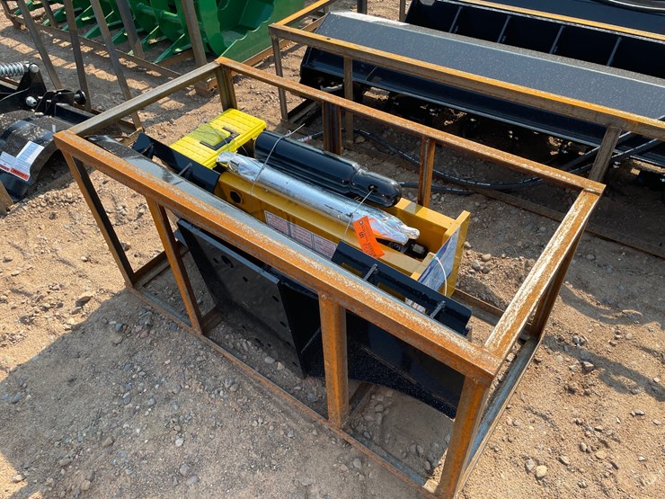 #18332-•-unused-2026-agt-skid-steer-breaker-attachment-(princeton,-mn)-image-4