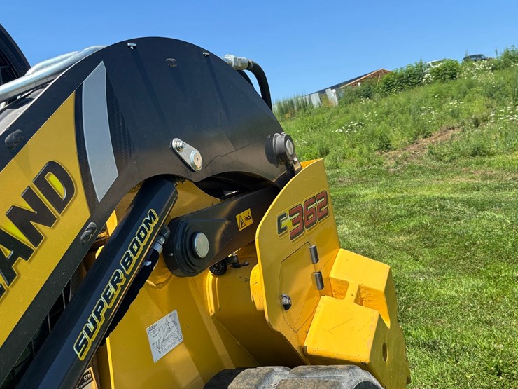 2025-new-holland-c362-image-69