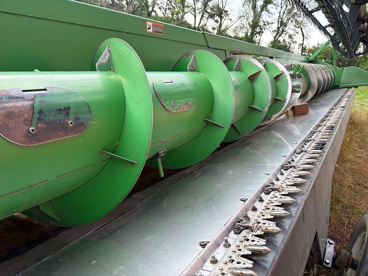 john-deere-630f-image-7
