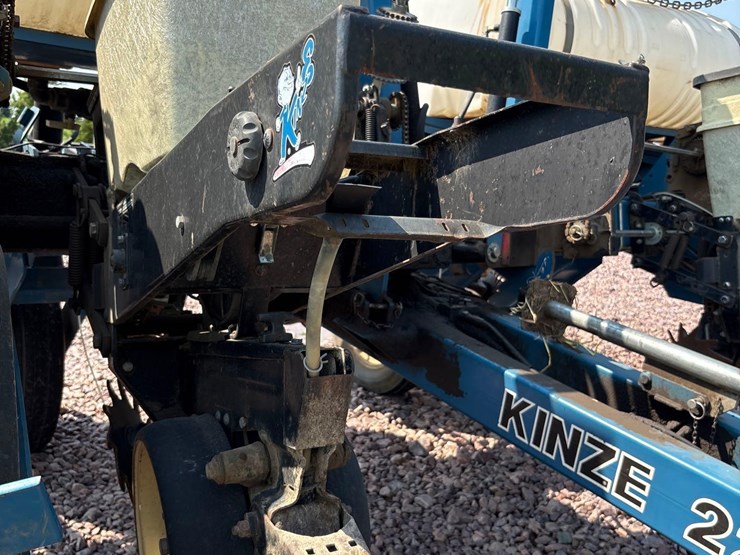 kinze-2210-image-37