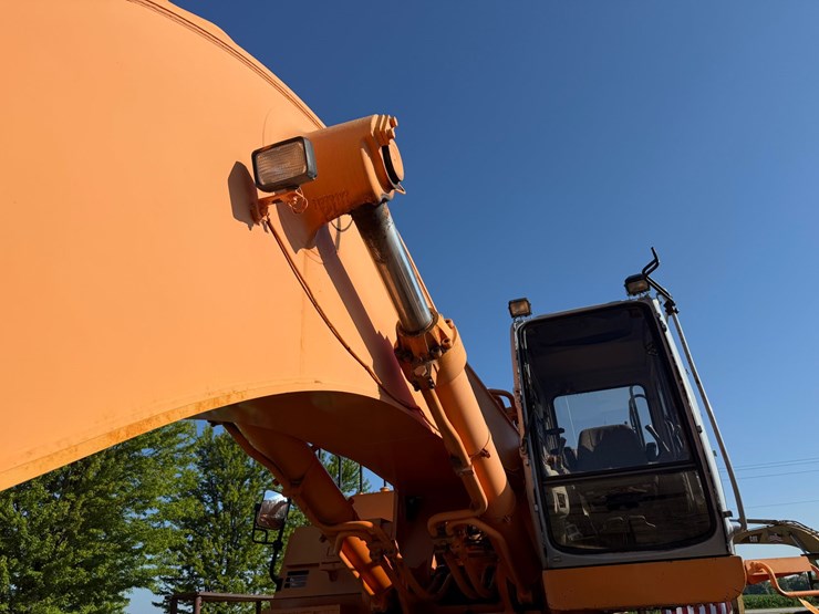 hitachi-ex750-5-image-11