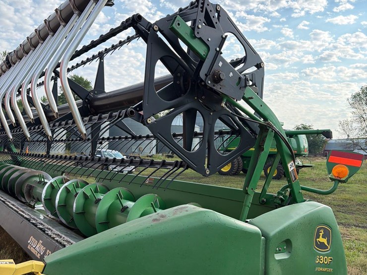 john-deere-630f-image-17