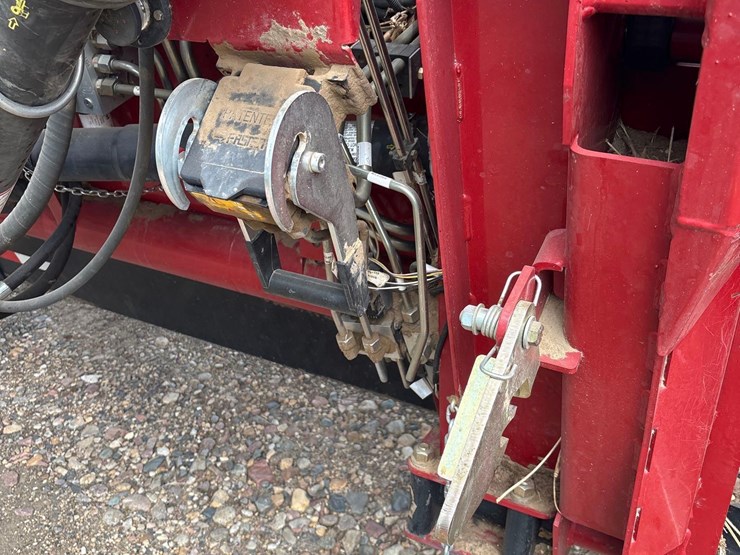 2018-case-ih-3162-image-12