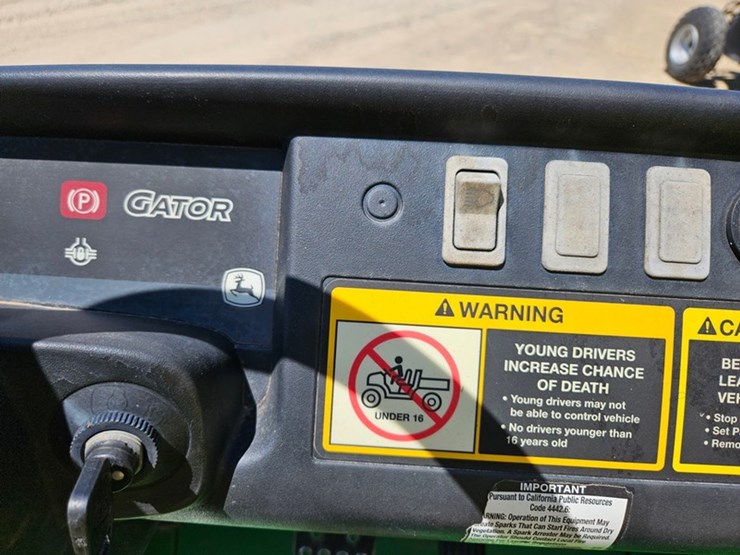 2016-john-deere-gator-image-24