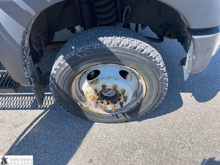 2012-ford-f550-image-25