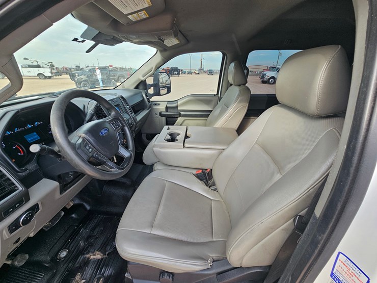 2022-ford-f350-image-7