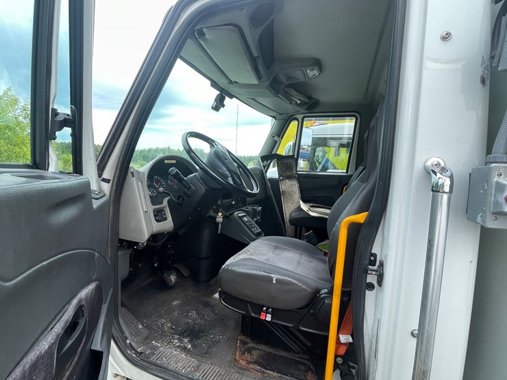 2016-international-durastar-4400-image-52