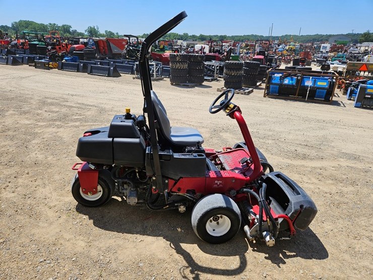 2016-toro-greensmaster-3150-image-6