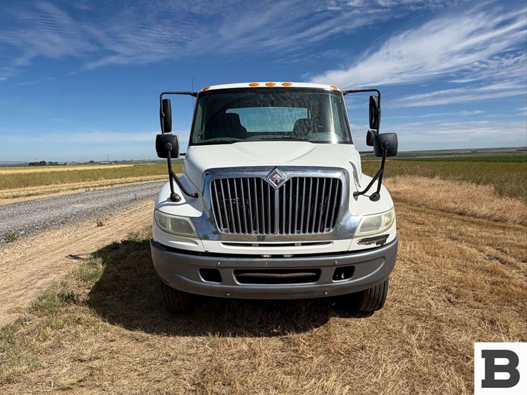 2006-international-durastar-4400-image-12