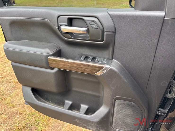 2020-chevrolet-silverado-1500-image-30