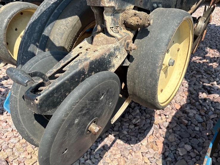 kinze-2210-image-28