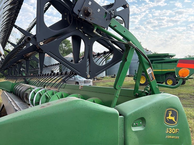 john-deere-630f-image-19