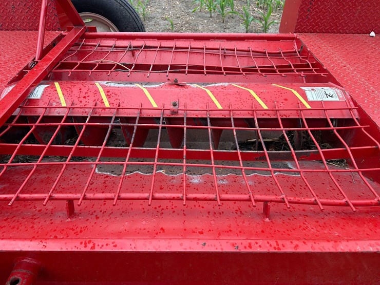 2016-farm-king-drive-over-hopper—1-owner-image-16